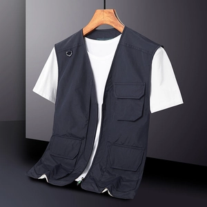Gilet de plein air bleu marine pour hommes avec multi-poches et tissu à séchage rapide