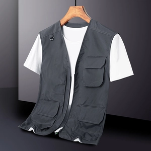 Gilet d'extérieur gris foncé pour homme avec poches tactiques, anneau en D et zip