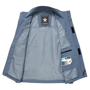 Men's outdoor photography vest with breathable mesh lining and secure inner zipper pocket