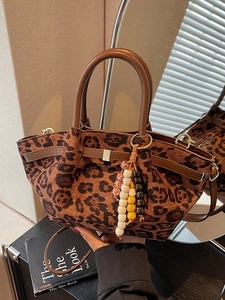 Retro Leopard Print Bucket Bag For Women Suede Leather Crossbody Bag With Beaded Charm Magnetic Clasp Removable Strap Handbag