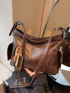 Women Large Capacity PU Leather Bucket Bag Vintage Casual Shoulder Bag With Wooden Bead Charm Soft Tote Crossbody Bag