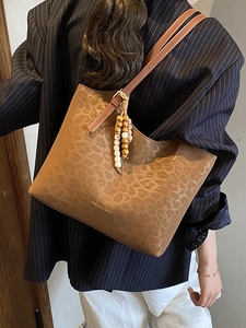 Sac cabas à motif léopard marron avec fines lanières et perles pour le quotidien