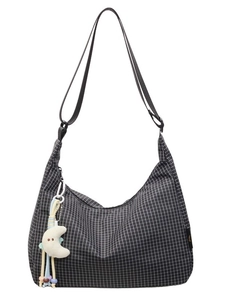 Sac hobo en toile à carreaux avec pendentif lune en peluche et bandoulière réglable