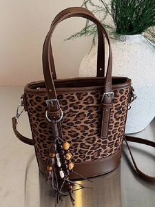 Vintage PU Leder Eimertasche Für Damen Retro Leopardenmuster Schulter Umhängetasche Mit Holzperlen Quaste Handtasche Herbst Winter