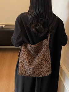 Vintage leopard print shoulder tote bag with brown leather trim and large capacity
