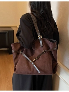 Retro large capacity tote bag in dark brown matte suede with leather shoulder straps