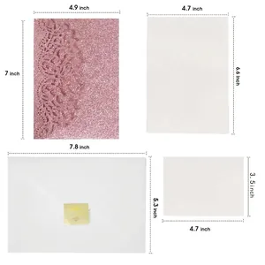 Set di inviti di nozze con glitter dorati tagliati al laser con dimensioni ed buste