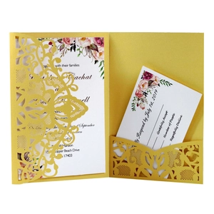Détails de l'invitation de mariage dorée découpée au laser avec carte de réponse RSVP