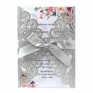Invitations de Mariage de Luxe Découpe Laser Papier Nacré Pailleté Cartes d'Invitation Florales Ajourées Avec Nœud en Ruban de Satin pour Anniversaire Fête Banquet Événement