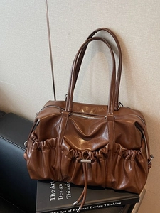 Sac cabas vintage marron caramel en simili cuir avec poche plissée à cordon