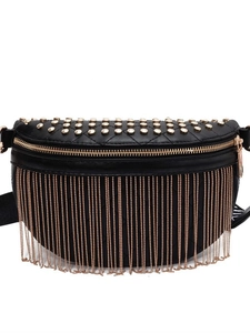 Sac banane tendance en similicuir noir avec clous dorés, franges et large bandoulière
