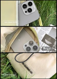 Vue détaillée du sac beige avec poche zippée au dos et compartiment intérieur en filet