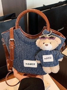 Borsa a Secchiello in Denim da Donna in Stile Coreano Cuciture a Contrasto Borsa a Tracolla di Moda con Ciondolo a Orso
