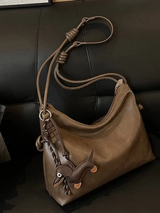 Retro PU Leather Large Capacity Shoulder Bag For Women Vintage Solid Color Hobo Bag With Dog Pendant Casual Commuter Tote Bag