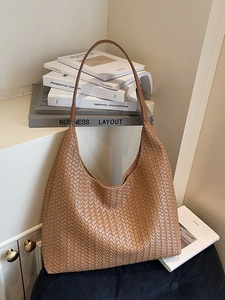 Modische große gewebte Schultertasche für Damen im hellbraunen Leder-Stil