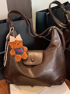 Women Vintage PU Leather Shoulder Bag Large Capacity Solid Color Fashion Tote Bag With Bear Pendant Casual Hobo Bag