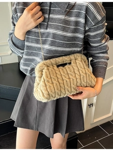 Beige chunky cable knit crossbody bag with gold chain strap for women autumn winter style