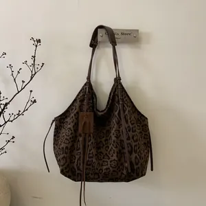 Ρετρό τσάντα tote με λεοπάρ σχέδιο, ευρύχωρο στυλ hobo και διπλά λουράκια ώμου