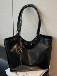 Damen Vintage PU Leder Tragetasche Große Kapazität Minimalistisch Schultertasche Einfarbig Pendler Handtasche Mit Anhänger Täglich