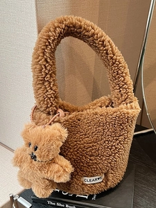 Women Plush Teddy Fleece Bucket Bag Cute Bear Pendant Crossbody Handbag Faux Fur Soft Autumn Winter Small Tote Bag Purse