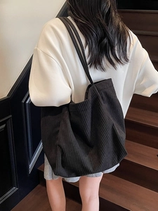 Grand sac cabas en velours côtelé noir pour femme, sac à bandoulière minimaliste de loisirs