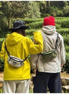 Outdoor-Umhängetasche mit Karomuster und verstellbarem Gurt für Damen und Herren