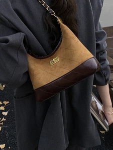 Chic quilted chain crossbody bag in yellow suede and brown patent leather patchwork