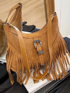 Borsa a Spalla da Donna Vintage in Pelle PU con Nappe Stile Bohémien Borsa a Sella Opaca a Tracolla Hobo con Frange e Fibbia in Metallo