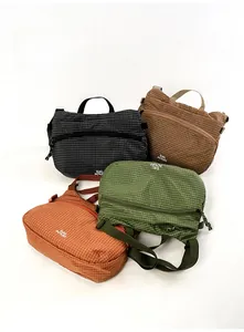 Détails des sacs bandoulière imperméables en nylon à carreaux, noir, marron, vert et orange