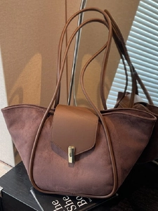 Vintage Suede PU Leather Tote Bag Large Capacity Shoulder Bag With Metal Buckle For Women Commuting Handbag Daily Large Bag