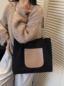 Large capacity black tote bag with beige pocket and metal chain strap for women