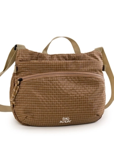 Sac bandoulière marron à carreaux avec poignée supérieure et poche zippée avant