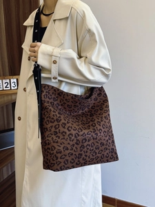 Fashionable leopard print tote bag with adjustable wide leather strap for autumn