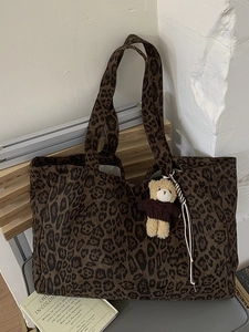 Women Large Capacity Leopard Print Tote Bag Suede Fabric Shoulder Handbag Retro Casual Commuter Shopping Bag With Bear Charm