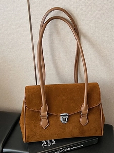 Vintage British Style Matte PU Leather Shoulder Bag For Women Retro Underarm Bag With Silver Metal Buckle Solid Color Tote