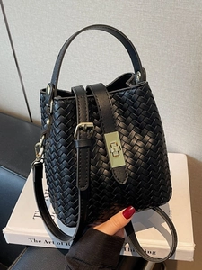 Women Vintage Woven Bucket Bag PU Leather Weave Crossbody Bag Small Handbag With Gold Metal Lock Adjustable Strap Shoulder Bag
