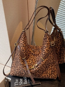 Vintage Leopard Print Hobo Bag Large Capacity Suede Shoulder Bag For Women Retro Animal Pattern Bucket Bag With Adjustable PU Strap