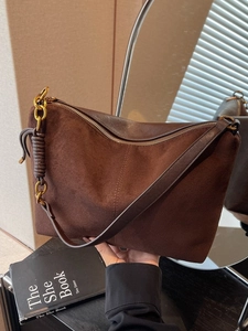 Vintage Matte PU Leather Hobo Bag For Women Suede Texture Crossbody Bag Gold Chain Shoulder Bag Large Capacity Commuter Underarm Bag