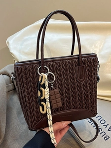 Retro Niche Design Woven Texture Bucket Bag For Women Quilted PU Leather Shoulder Crossbody Bag With Chocolate Charm Trendy Daily Purse