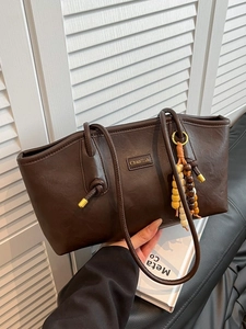 Vintage PU Leather Tote Bag Large Capacity Women Shoulder Bag With Wooden Bead Charm Commuting Handbag Retro Daily Bag