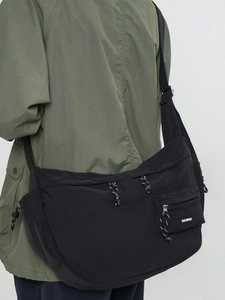 Sacoche tendance en nylon noir avec tirette tissée pour un style décontracté de plein air