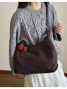 Grand sac cabas marron en daim avec pendentif en peluche, sac bandoulière vintage femme