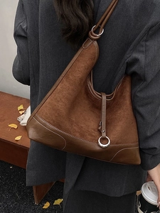 Brown vintage hobo tote bag in suede and leather with silver ring for autumn fashion