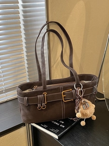 Vintage Frosted PU Leather Underarm Bag For Women Contrast Stitching Shoulder Bag With Belt Buckle Decorative Plush Charm Tote