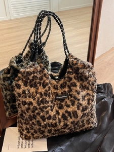 Fashion Leopard Print Plush Tote Bag Large Capacity Faux Fur Shoulder Bag With Woven Rope Handle For Women Autumn Winter