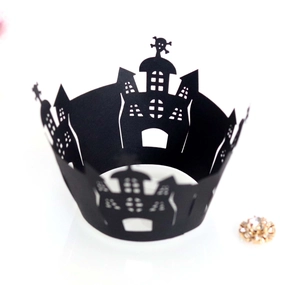 Caissette à cupcake Halloween découpée au laser avec motifs de château et crânes