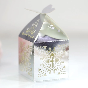 Laserschnitt Silber Kreuz Gastgeschenkbox mit Spiegelglanz für Hochzeitssüßigkeiten