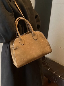 Borsa ventiquattrore vintage in pelle scamosciata marrone con manici e tracolla da donna