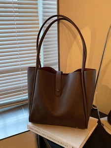 Sac Fourre-Tout Grande Capacité en Cuir PU pour Femmes Sac Seau Minimaliste Sac à Épaule Couleur Unie Boucle Magnétique