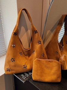Sac à Bandoulière Vintage en Suédine pour Femmes Découpe Laser Motif Floral Ajouré Grand Sac Cabas Hobo avec Pochette